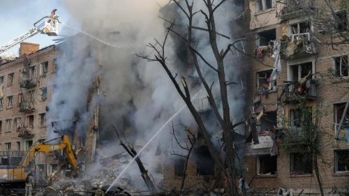 &laquo;L&agrave; o&ugrave; tombent les missiles et les drones, les espoirs s’effondrent&raquo;, avertit le Pape