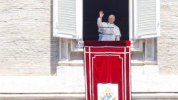 Pàpa Leon XIV na tango ya losambo la Angelus ya lomingo la 31 ya sànzà ya Màyi 2026, na lininisa ya palais apostoliki na Vatikan