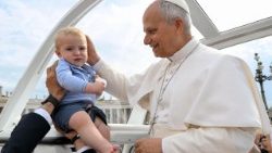 Il Papa, accompagno con la preghiera le attese dei popoli del Medio Oriente