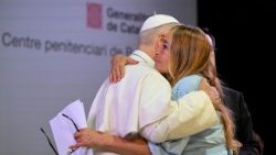 Il Papa nel carcere Brians 1, 'le persone non sono i loro errori'