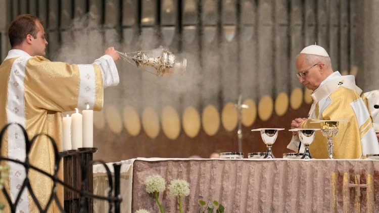 Lors de la messe c&eacute;l&eacute;br&eacute;e ce mercredi soir &agrave; Barcelone.