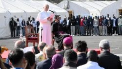 XIV. Leó pápa a tenerifei Las Raíces befogadóközpontban