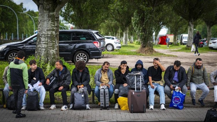 Einführung des angepassten Asylregistrierungsverfahrens in Ter Apel
