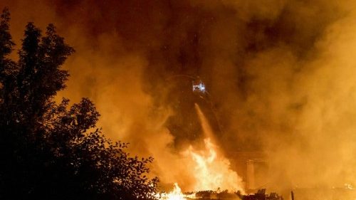 O Papa: o Senhor converta os cora&ccedil;&otilde;es daqueles que semeiam a viol&ecirc;ncia