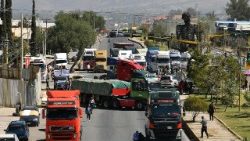 I camionisti chiedono la rimozione dei blocchi stradali a seguito delle proteste in Bolivia