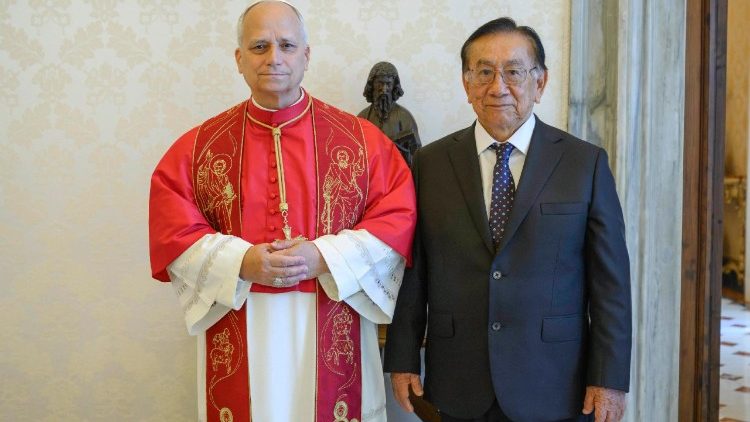 Đức Thánh Cha Lêô XIV tiếp Tổng thống Peru José María Balcázar