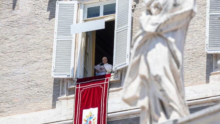 Il Papa sui rifugiati, nessuno pu� voltarsi dall'altra parte