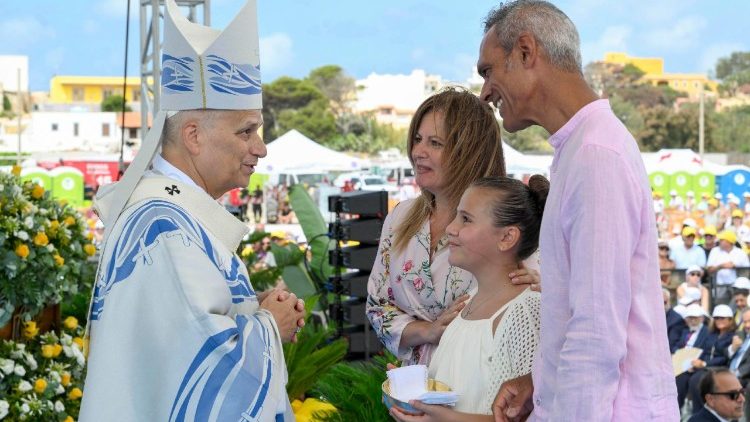 ++ Il Papa da Lampedusa, l'Europa chiamata a responsabilit� epocale ++