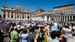 Il Papa, Cristo � liberazione da schiavit�, speranza sotto il flagello della guerra