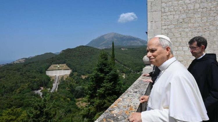 Il Papa a sorpresa visita l�abbazia di Montecassino