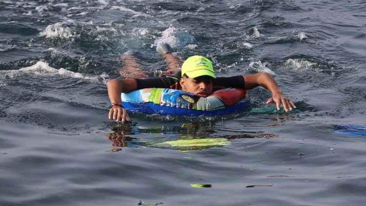 Migrante a nado