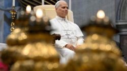 Il Papa, tempo dominato dall'efficientismo, dobbiamo riscoprire la preghiera