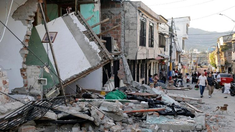 SCATTIDELGIORNO: 7.4-magnitude earthquake causes widespread destruction in western Colombia