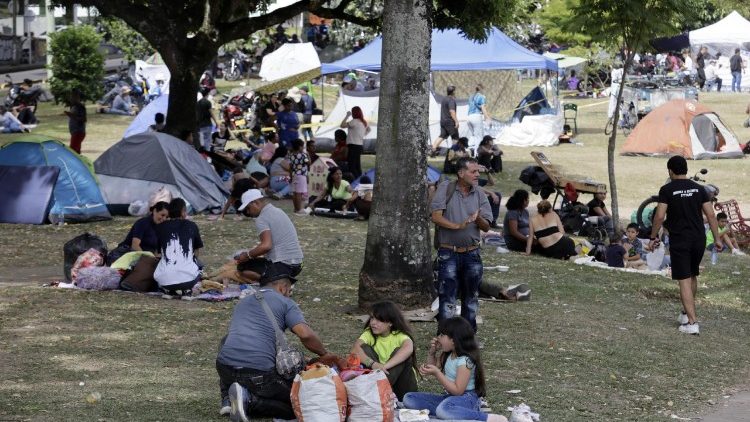 Pereira, l'Olaya Herrera Park accoglie le persone rimaste senza casa