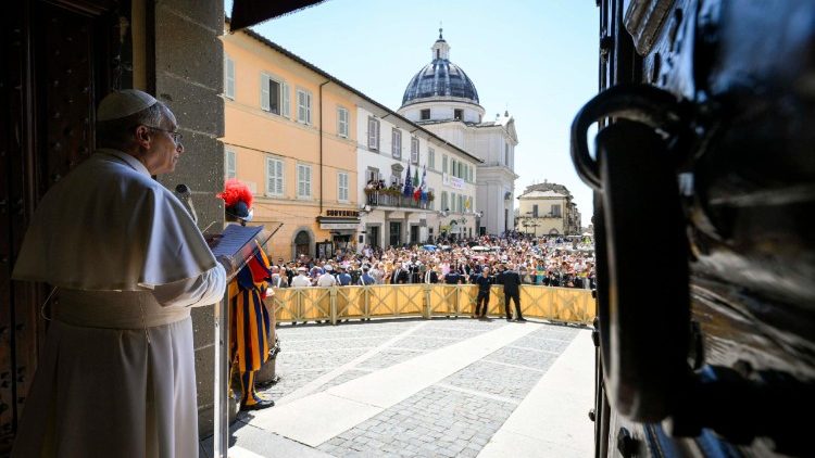 Leó pápa Castel Gandolfóban tartotta az Úrangyala imát 
