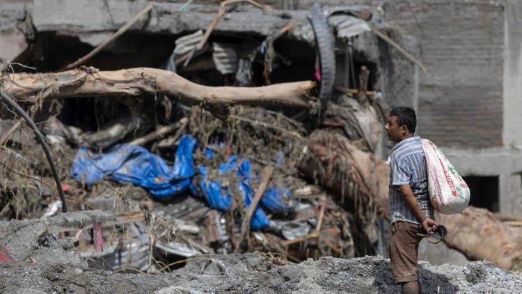 Escenas de devastaci&oacute;n en Nepal