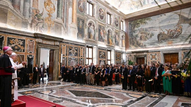 El Papa y los miembros del Instituto Internacional de Ciencias Administrativas