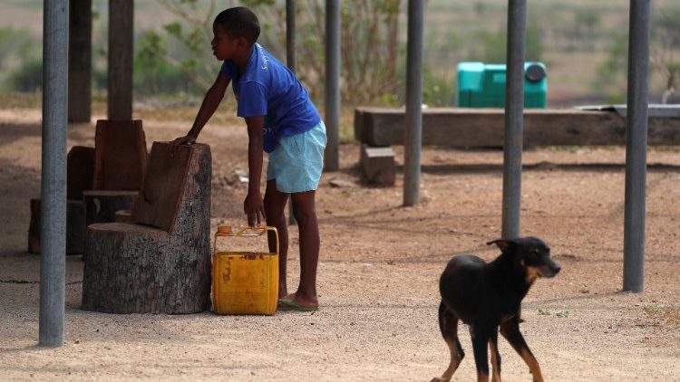 A lakoss&aacute;g jelentős r&eacute;sze szeg&eacute;nys&eacute;gben &eacute;l