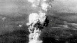 Esplosione di "Little Boy", la bomba atomica lanciata dagli Stati Uniti su Hiroshima il 6 agosto 1945