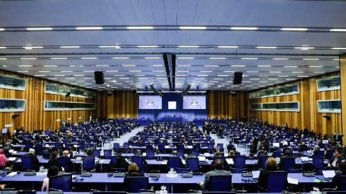 Vatikan-Außenminister besucht Atomenergiebehörde