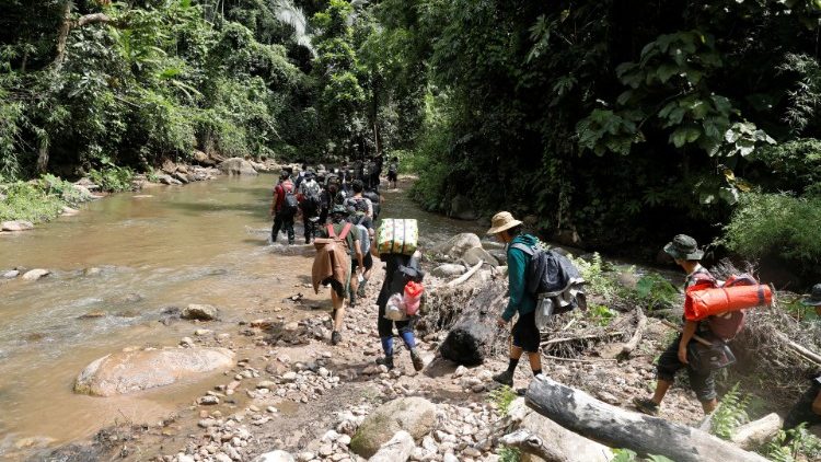 Rebellen in einem Trainingscamp, Dezember 2021