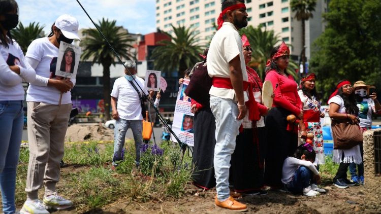 Mitglieder religiöser Organisationen bei einer „Wallfahrt für Leben und Frieden und gegen Gewalt“ im Juli 2022 