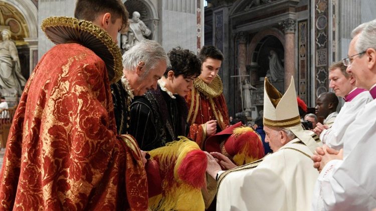 Mamajusi: Melkiori, Gaspari na Baltazari.