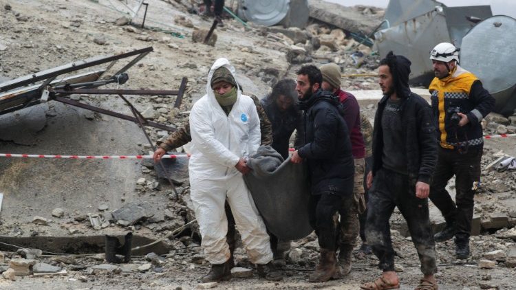 Suche nach Überlebenden in der Türkei