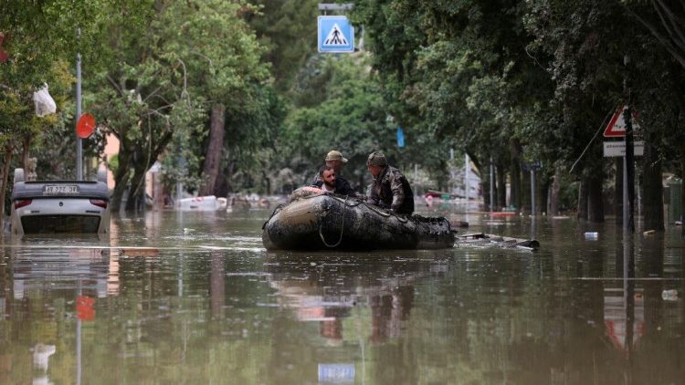 Langsam zieht sich das Wasser in Faenza zurück