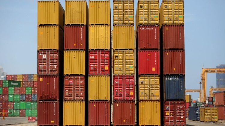 Des conteneurs dans le principal port de Colombo au Sri Lanka. 