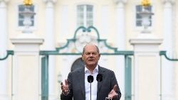 Bundeskanzler Olaf Scholz bei Schloss Meseberg 