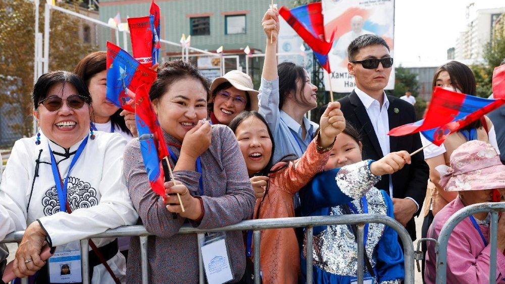 Pope Francis visits Mongolia