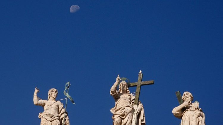 Pope leads mass to open the Synod of Bishops in Vatican City