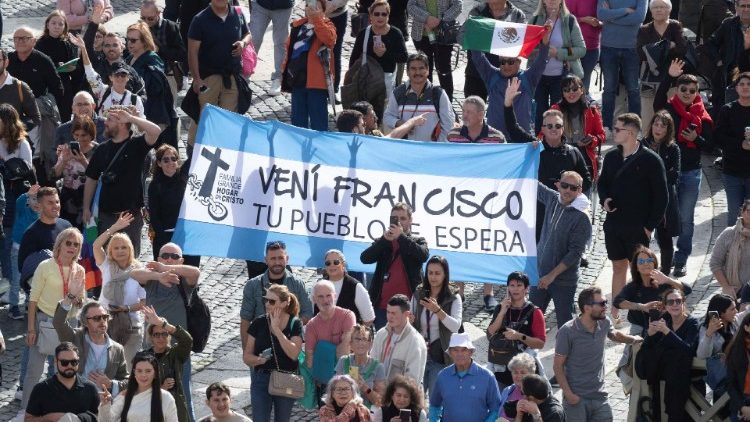 Паломники на площади Святого Петра