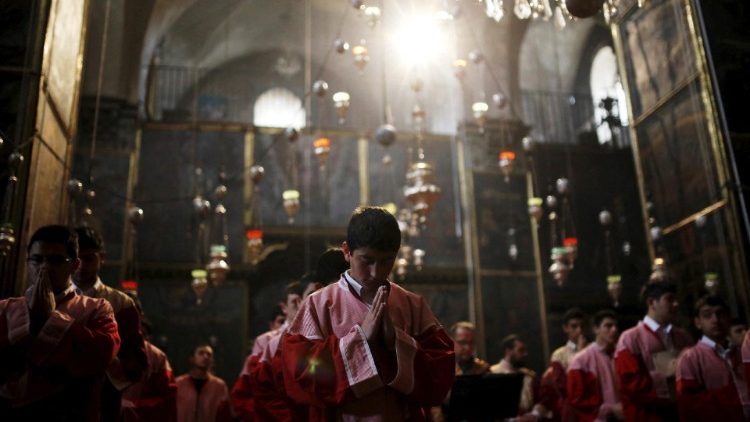 na Cidade Velha de Jerusalém, membros do clero armênio participam da Celebração no 100º aniversário do genocídio de 1,5 milhão de armênios.