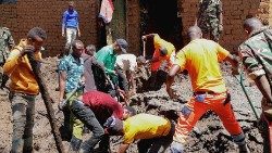 Idadi ya watanzania waliofariki kwenye mafuriko pamoja na maporomoko ya udongo hadi kufikia Alhamisi tarehe 7 Desemba 2023 ilikuwa ni watu 69, 