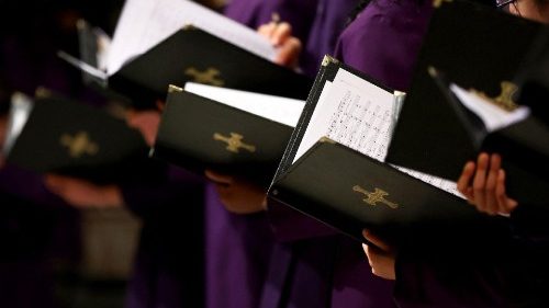 &Ouml;sterreich: Franziskaner singen Choral aus dem Jahr 1230