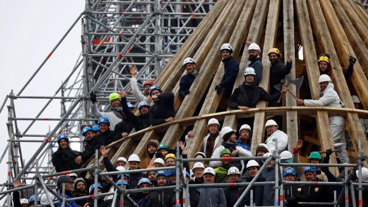 Richtfest in neunzig Meter Höhe