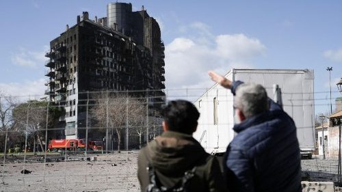 Incendio a Valencia, il cordoglio del Papa: vicino alle famiglie di vittime e feriti