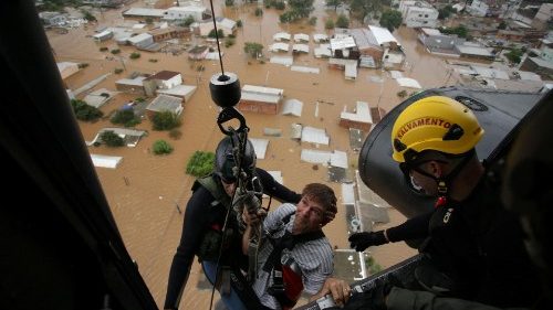 A comoção de um sacerdote: "a gente é pequeno diante de uma situação gigantesca no RS"