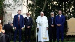 Papież Franciszek podczas specjalnego upamiętnienia spotkania sprzed 10 lat