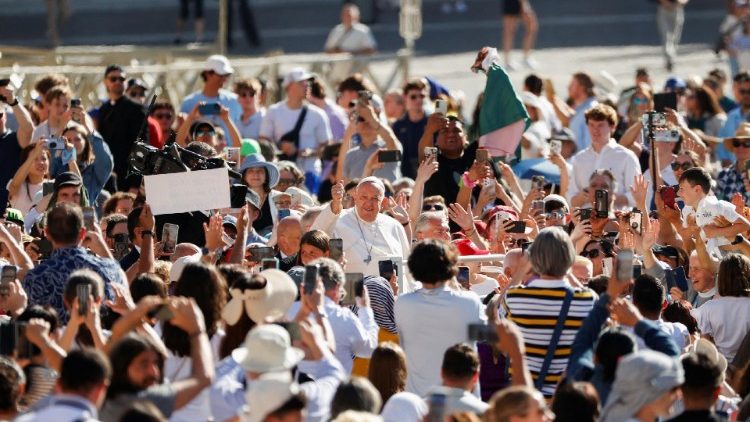 Papież Franciszek podczas audiencji ogólnej, 12 czerwca 2024 r.