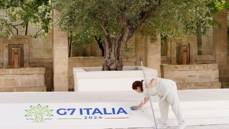 A cúpula começou nesta quinta-feira no sul da Itália (13/06)