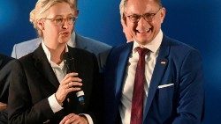 Die beiden Parteichefs der AfD, Weidel und Chrupalla, beim Parteitag in Essen