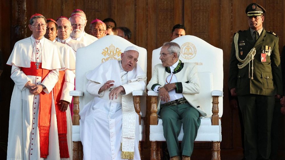 Афіцыйная цырымонія прывітання Папы ва Усходнім Тыморы і візіт ветлівасці да прэзідэнта