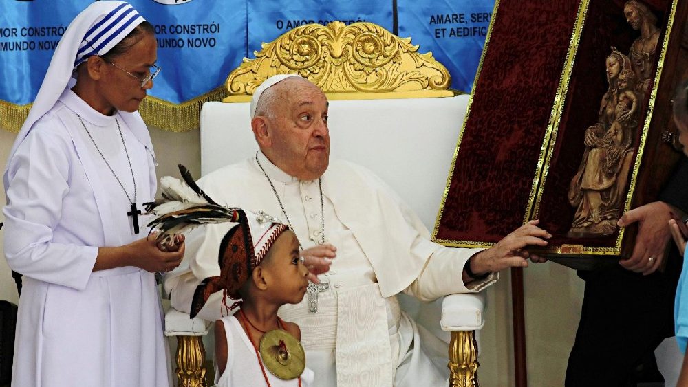 Францішак наведаў школу для дзяцей з інваліднасцю ў Дзілі