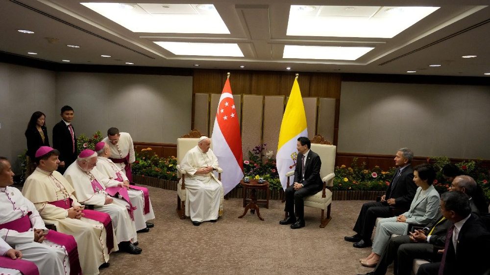 Пантыфік сустрэўся з кіраўніцтвам Сінгапура