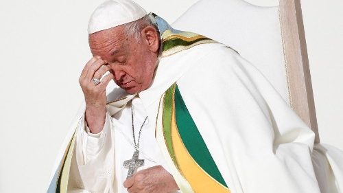 François condamne fortement les abus: juger les auteurs et ne rien dissimuler