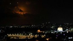 Projectiles dans le ciel hiérosolymitain après les tirs massifs de missiles balistiques iraniens sur Israël, le 1er octobre 2024. 
