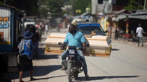 Il Papa: preghiamo per Haiti, si difendano dignità e diritti della popolazione